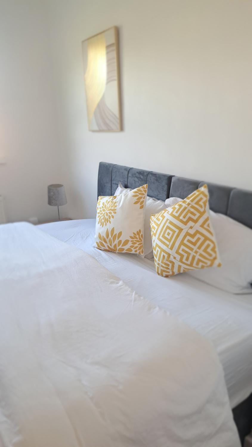 Three-Bedroom House Perfect for Contractors and Small Groups, sleeps 5 people in Durham Villa in England