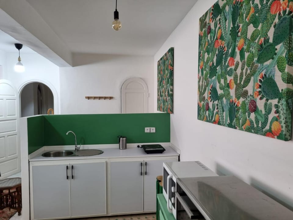 DOUCEUR MAROCAIN CHEZ l'MRANI House in Casablanca