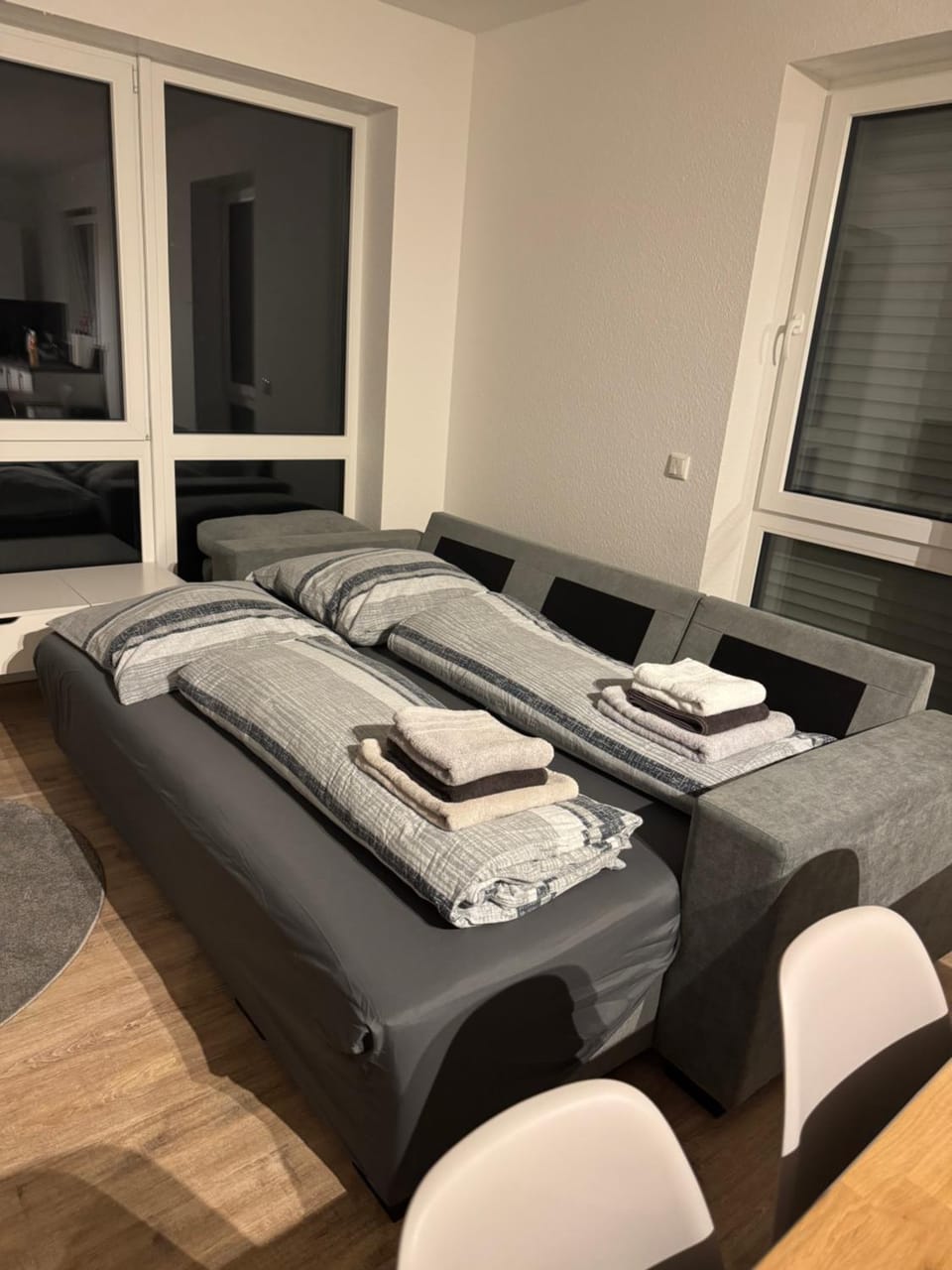 Bed, Living room