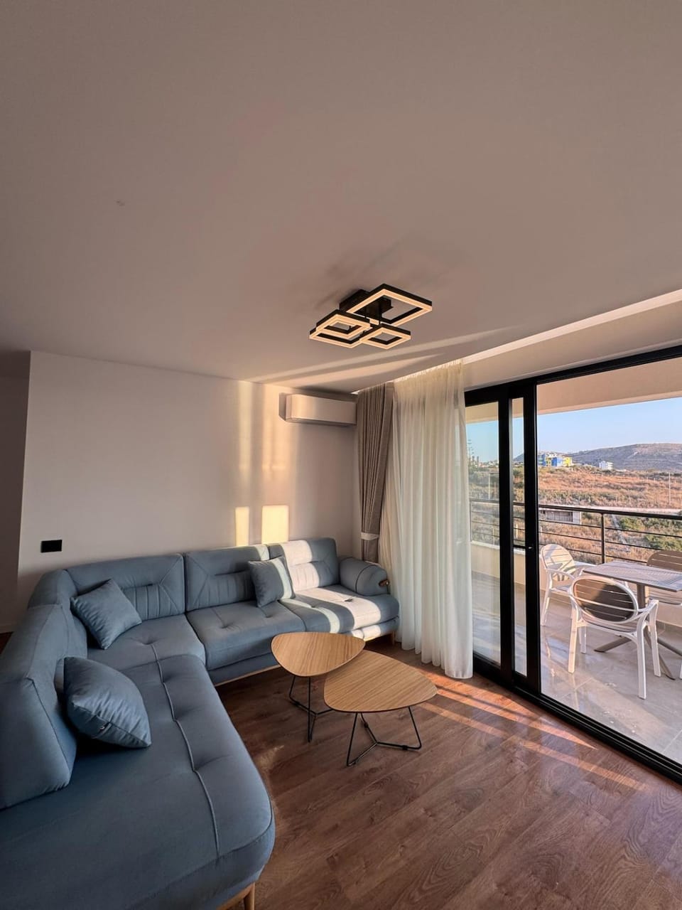 View (from property/room), Balcony/Terrace, Living room, Seating area, Dining area