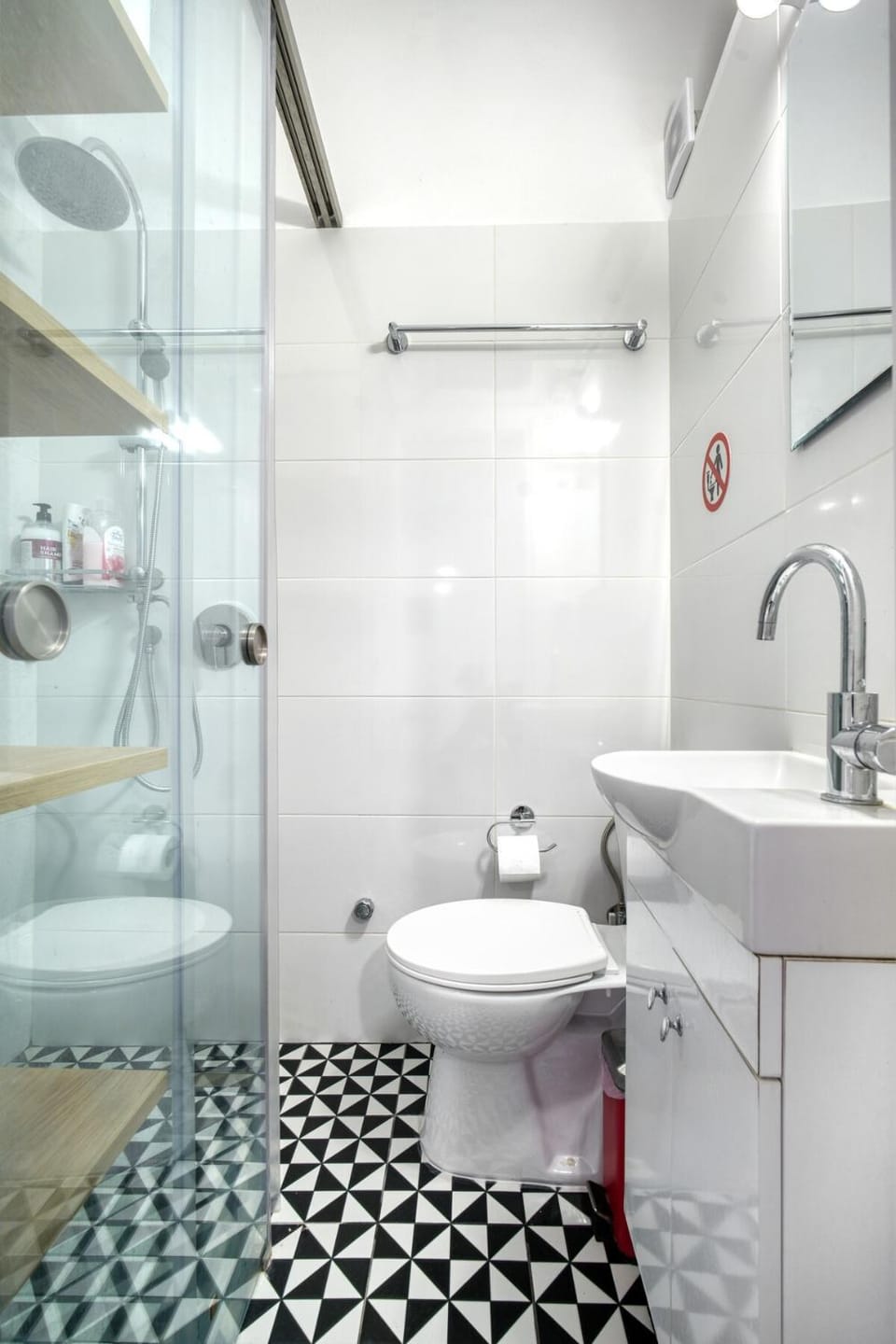 BOBBY - A lovely studio & garden, Varnava , Pagrati Apartment in Athens