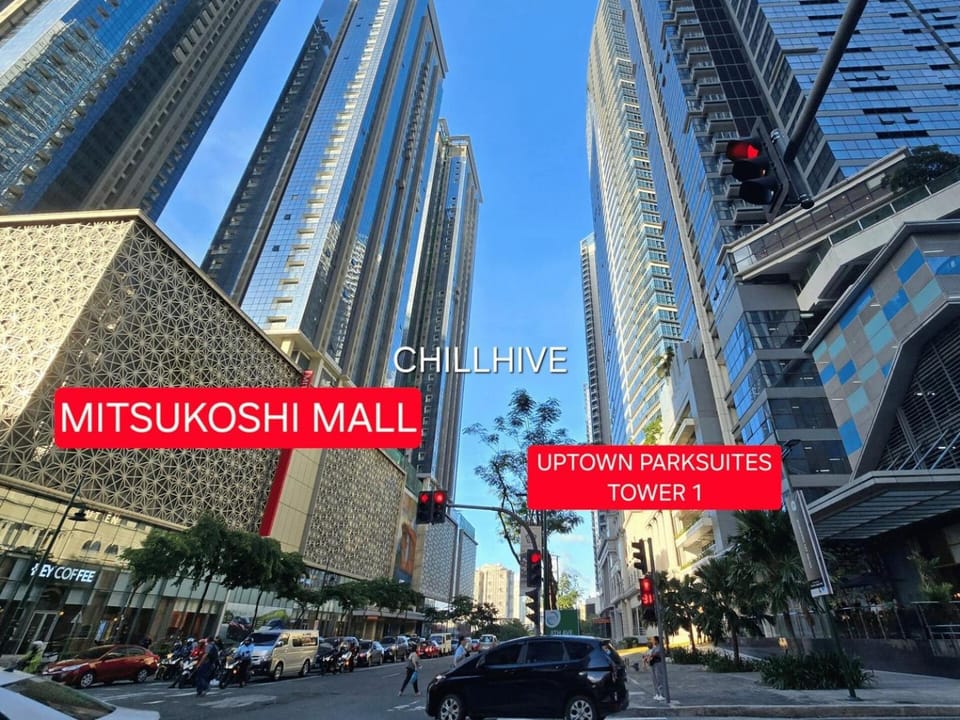 Stylish 1BR Prime BGC Uptown near Hyatt #upt119c House in Makati