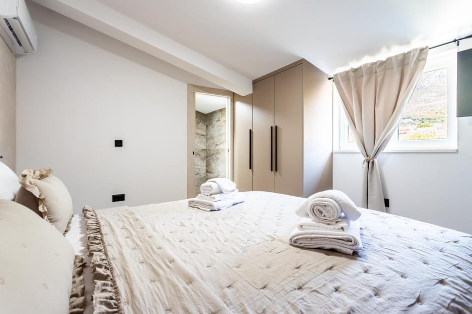B luxury apt near beach w big terrace & sea view Apartment in Šibenik-Knin County, Croatia