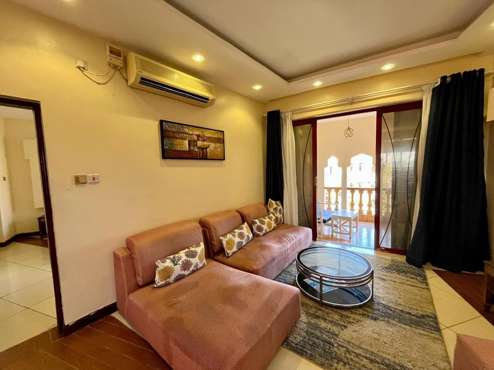 Living room, Photo of the whole room, Seating area, air conditioner