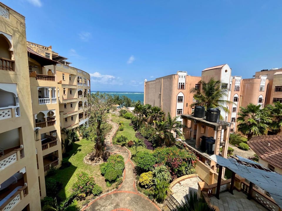 Property building, Garden view, Sea view