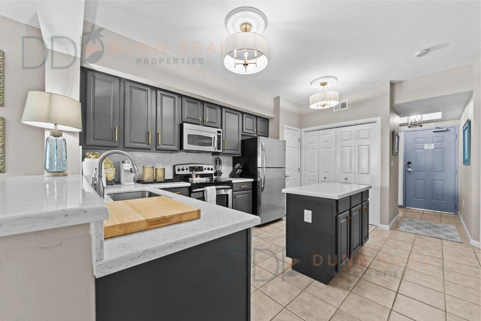 Legacy Tower II 608 Deluxe House in Gulfport