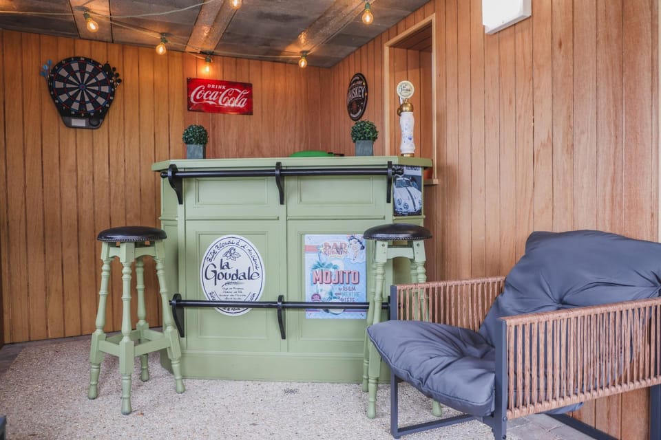 Lounge or bar, Seating area