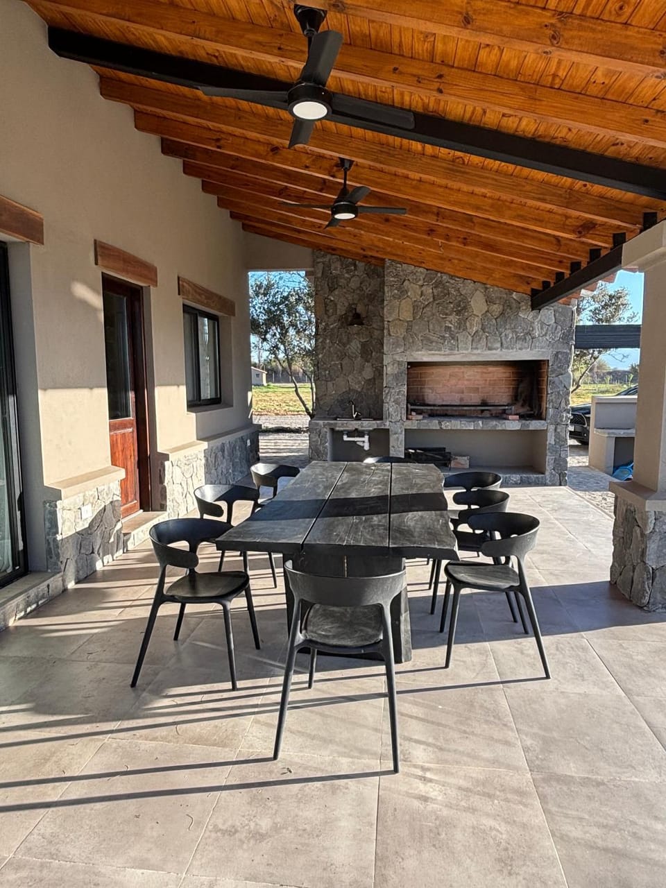 BBQ facilities, Dining area