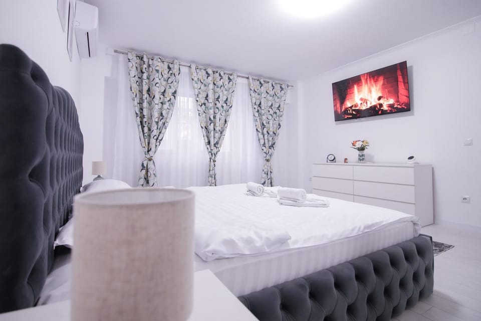 Communal lounge/ TV room, Bed, TV and multimedia, Photo of the whole room, Bedroom, towels