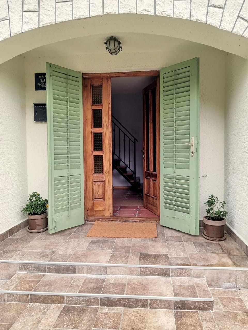 Facade/entrance