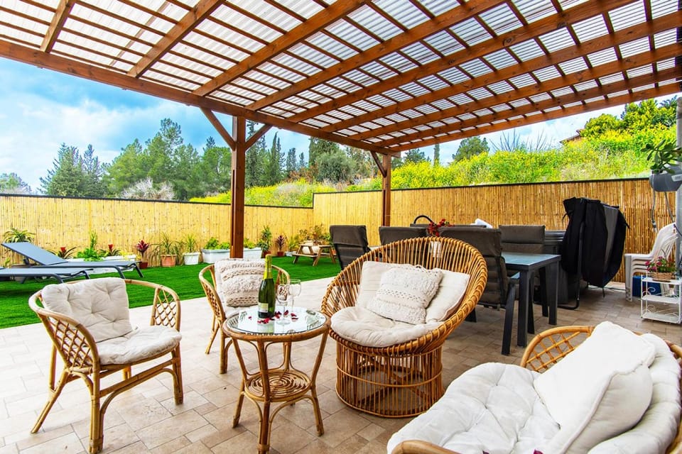Garden, Seating area, Garden view