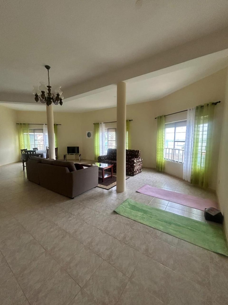 TV and multimedia, Seating area