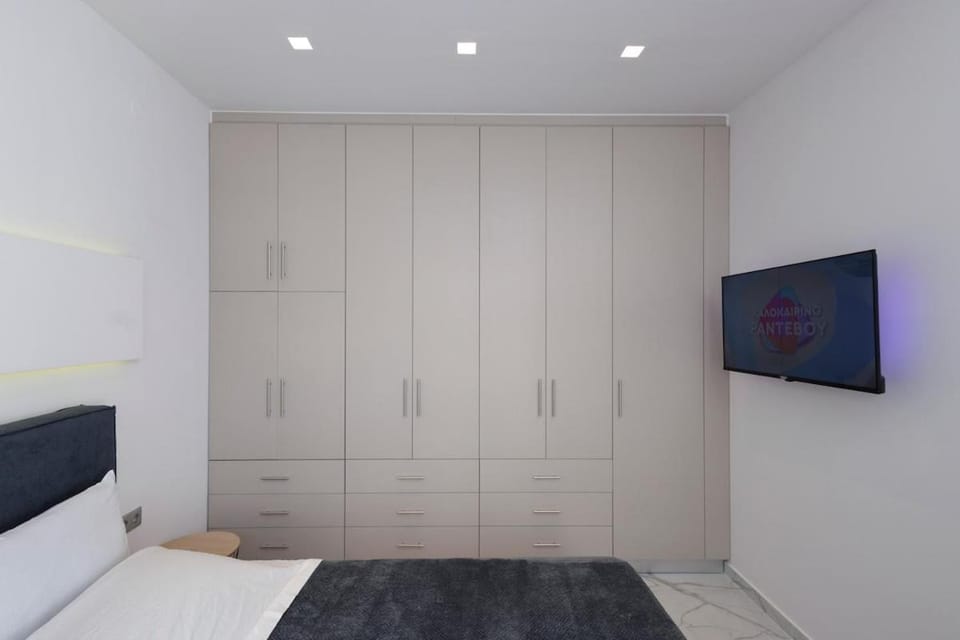Bed, Photo of the whole room, Bedroom, wardrobe