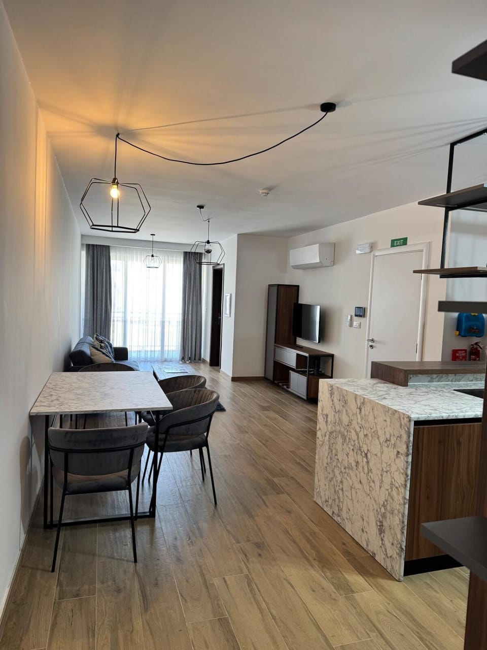 TV and multimedia, Living room, Seating area, Dining area, Evening entertainment