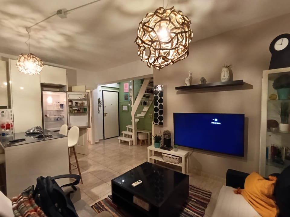 Artsy Family Nest Halkidiki - 1BR Apartment with Balcony in Central Nea Kallikrateia Apartment in Halkidiki