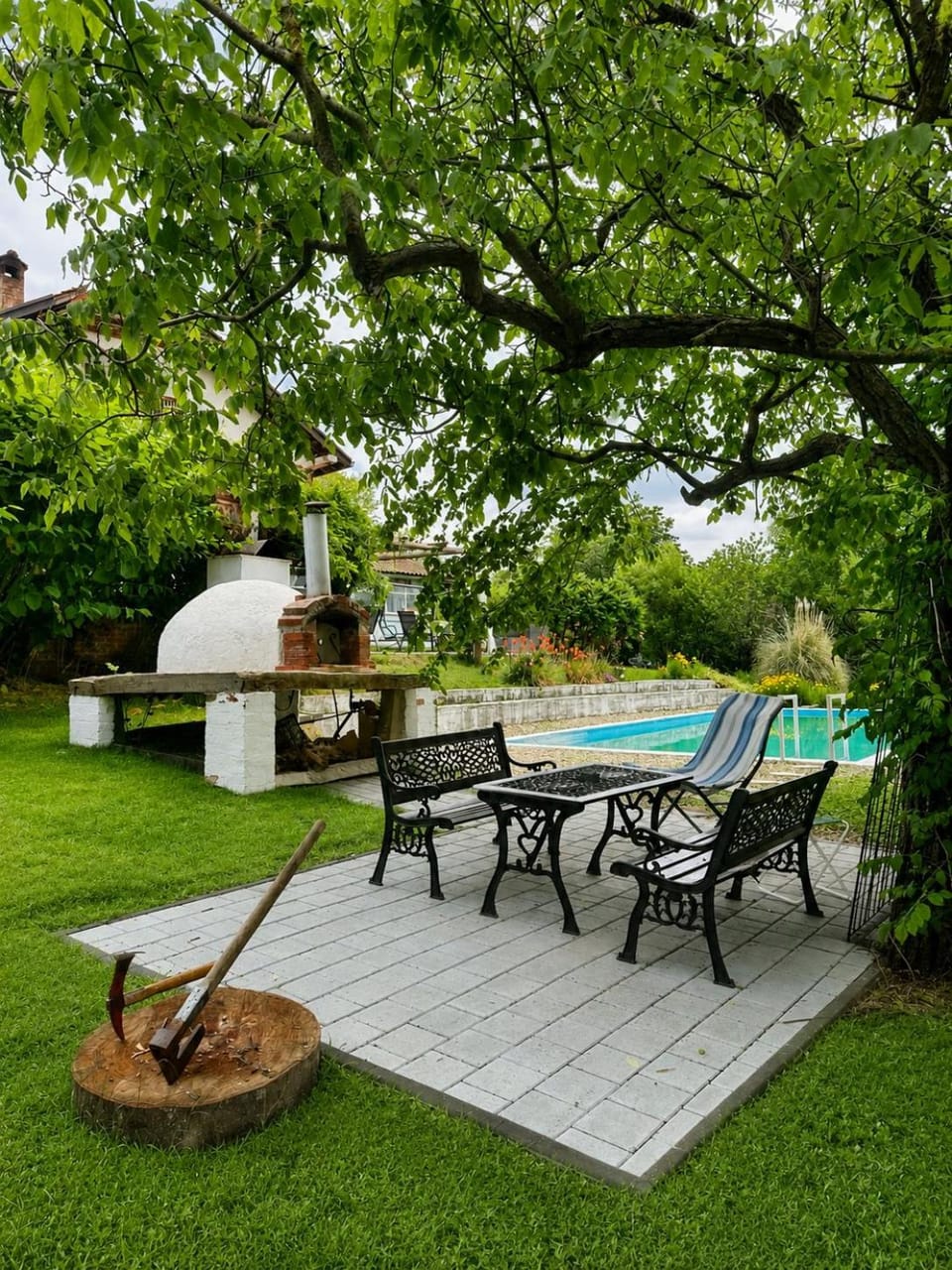 Spring, Day, Natural landscape, Garden, Dining area, Garden view