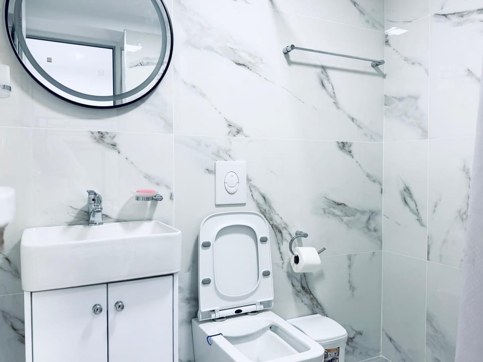 Shower, Toilet, Bathroom