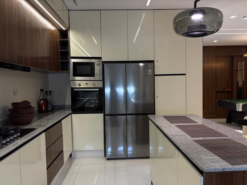 Cozy, Serene Ambiance With Nice Balcony Views Apartment in Lagos, Nigeria