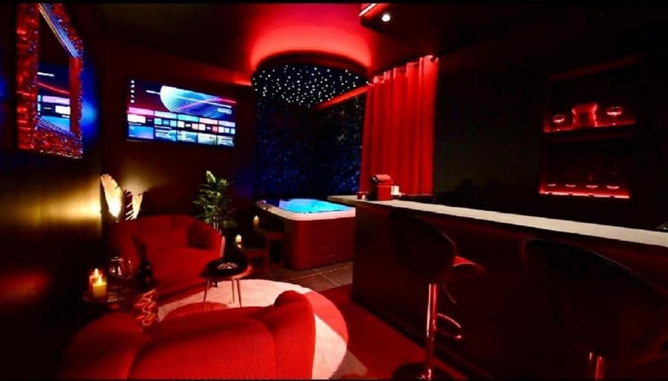 Sauna, Living room, Lounge or bar