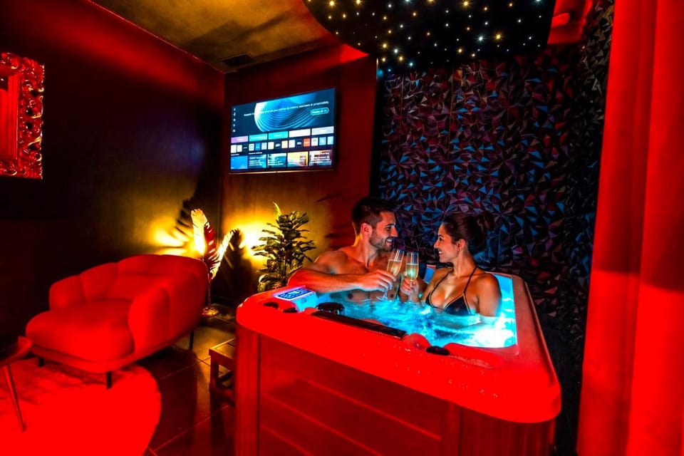 Hot Tub, Hot Tub