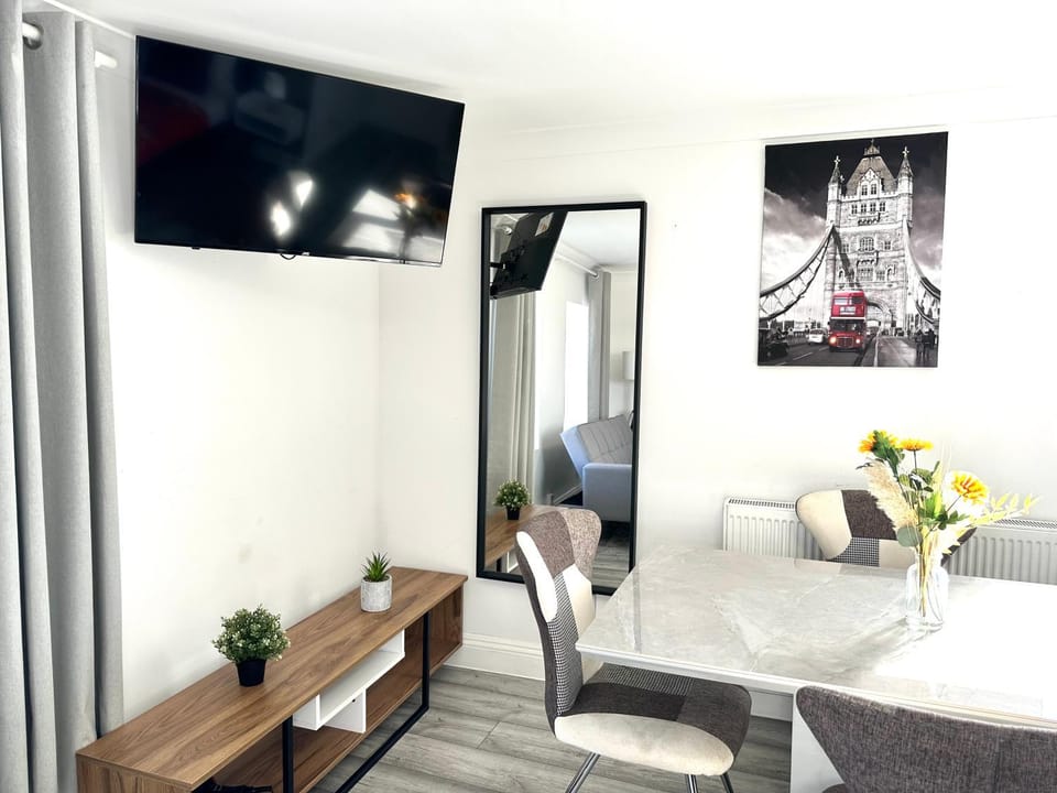Studio Paris Double Room Vacation rental in London Borough of Southwark