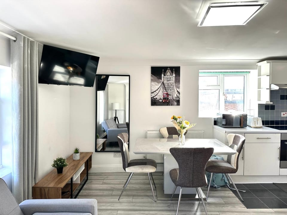 Studio Paris Double Room Vacation rental in London Borough of Southwark