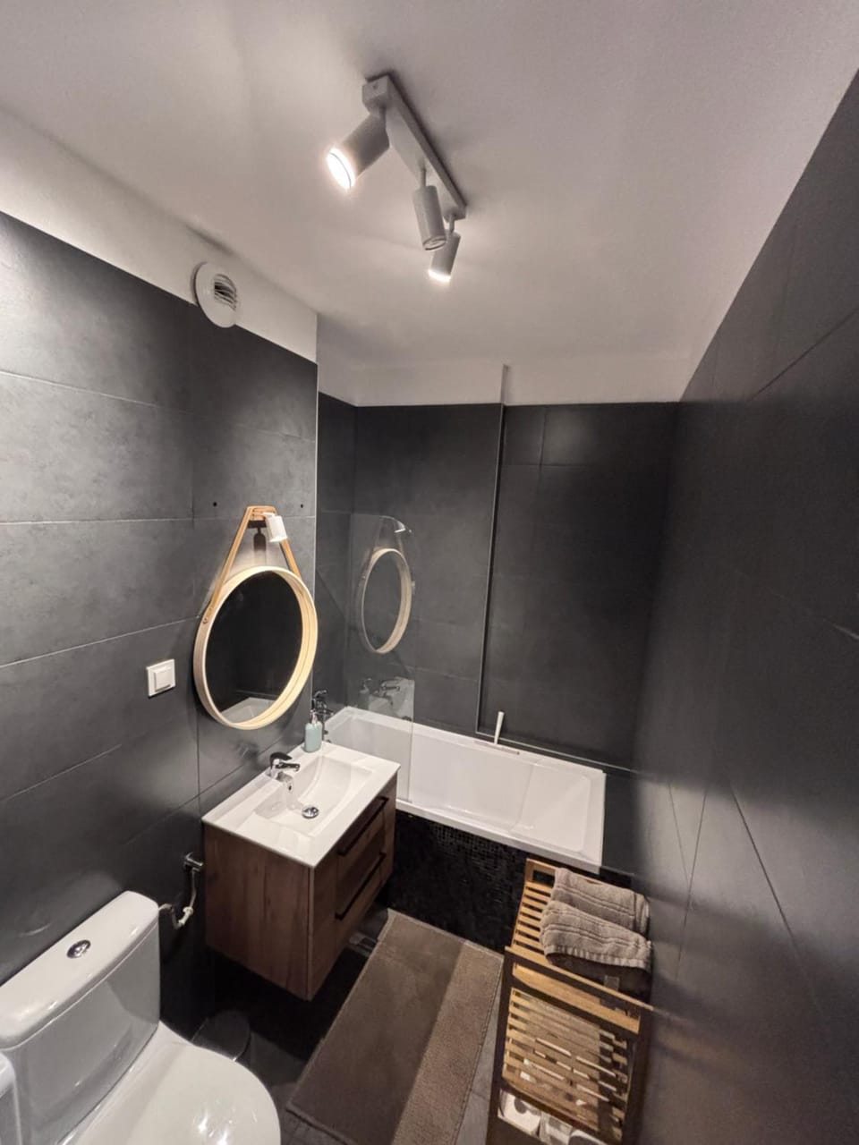 Oliwkowy Apartament Hennela Apartment in Warsaw