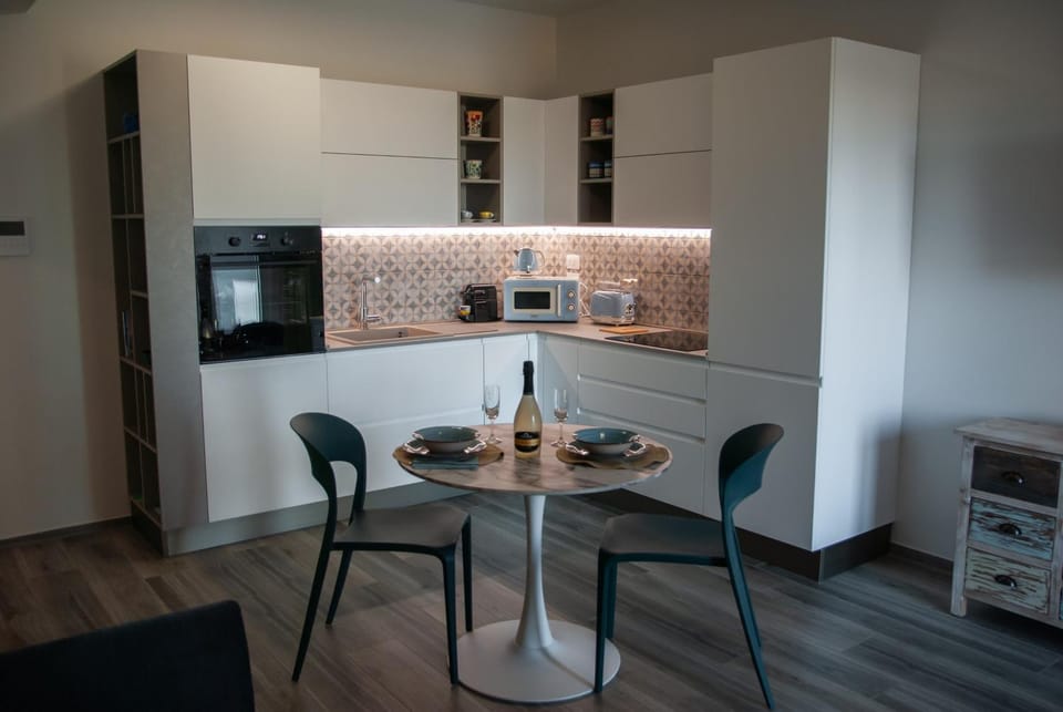 Coffee/tea facilities, Living room, microwave, oven, toaster