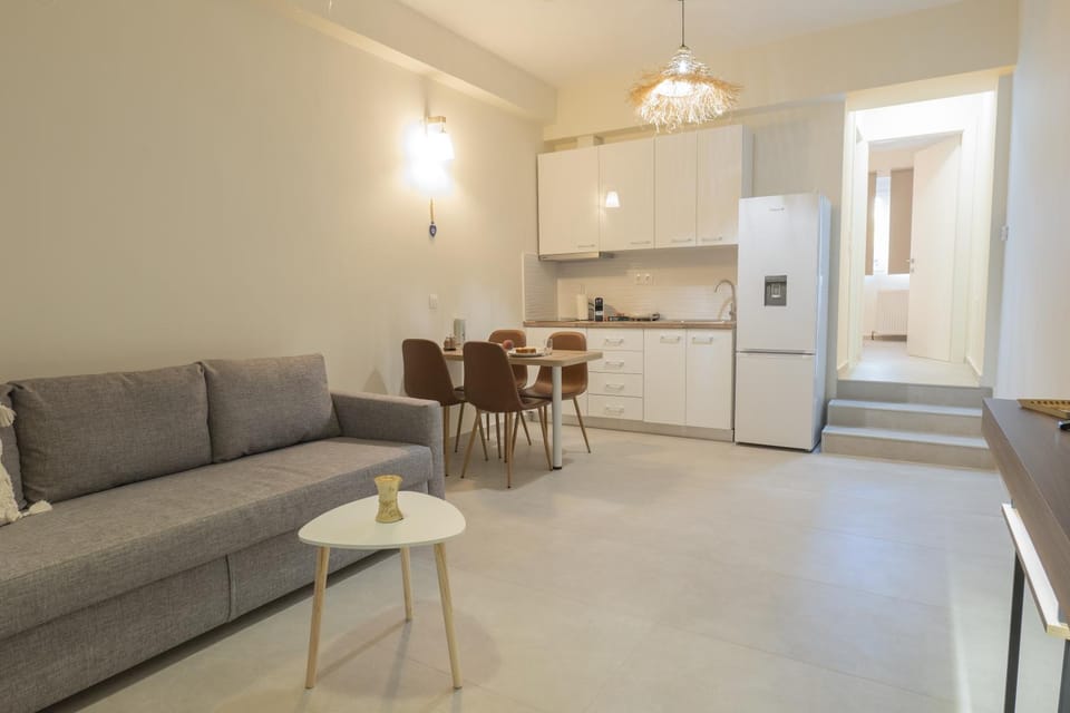 Kitchen or kitchenette, Living room, Seating area, Dining area, stove