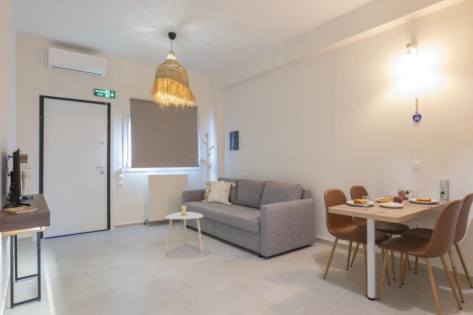 Living room, Seating area, Dining area, air conditioner