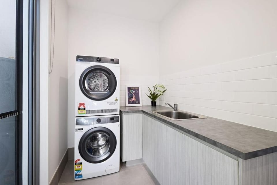 Sirius- Heated pool, 50m to Beach, basketball crt House in Kingscliff