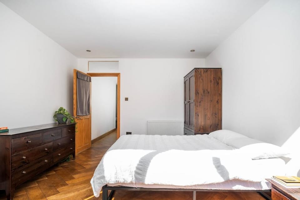 Finsbury Park Garden Flat Apartment in London