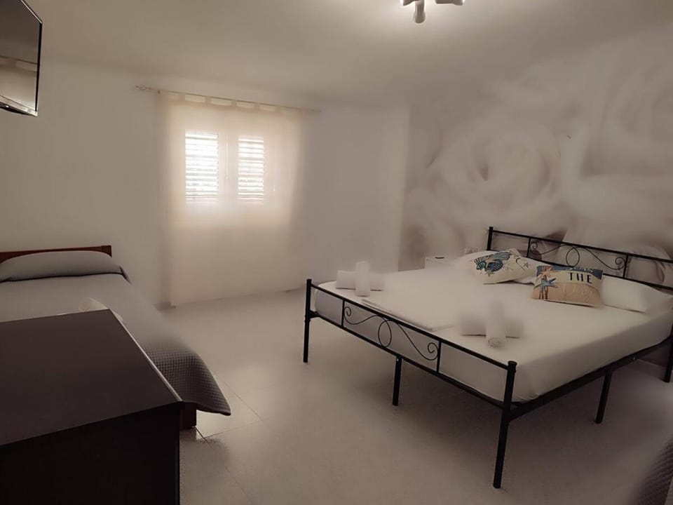 Family & Friends - Room 2 - Second Floor - shared bathroom House in Sardinia