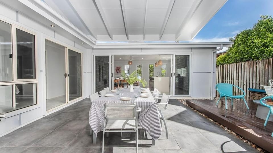 Casienda - Single level beachside holiday home House in Tweed Heads