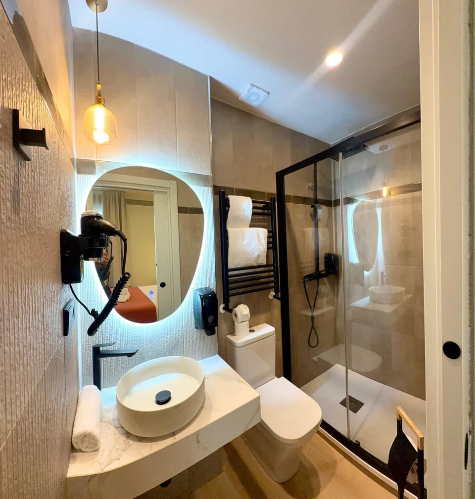 Bathroom, towels