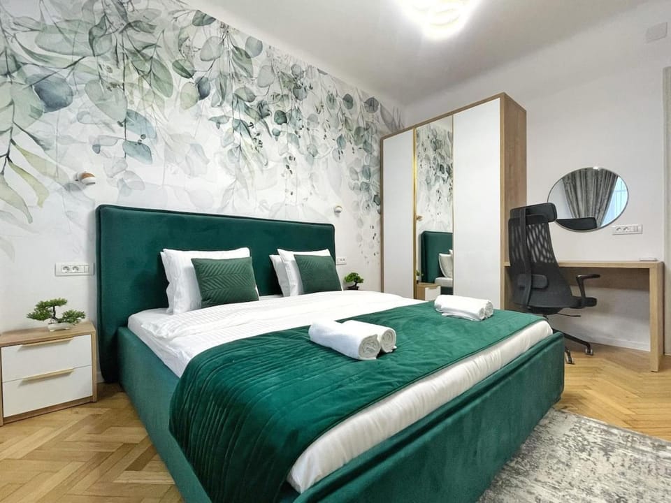 Bed, Photo of the whole room, Bedroom, towels, wardrobe