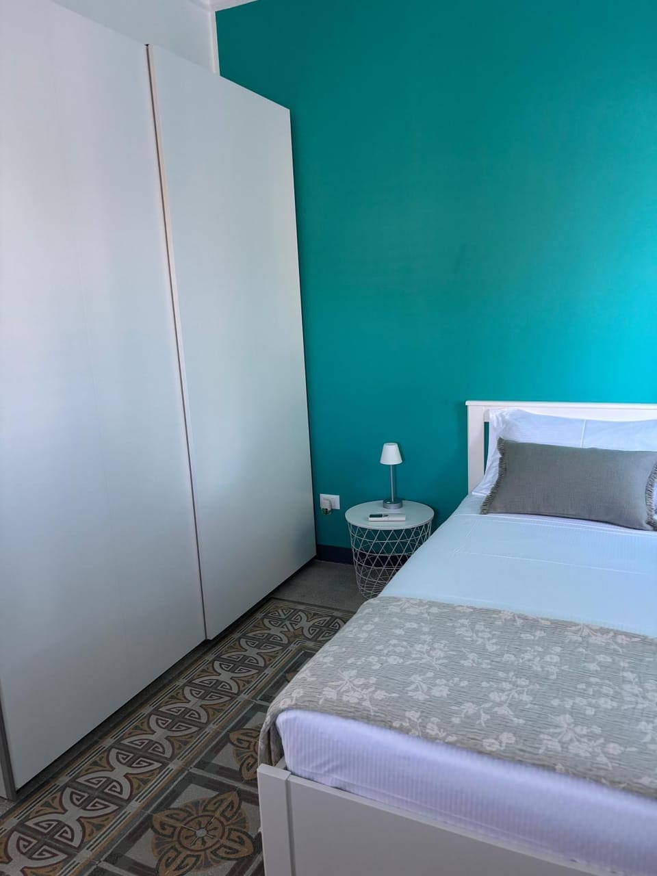 Property building, Bed, Photo of the whole room, Bedroom, wardrobe