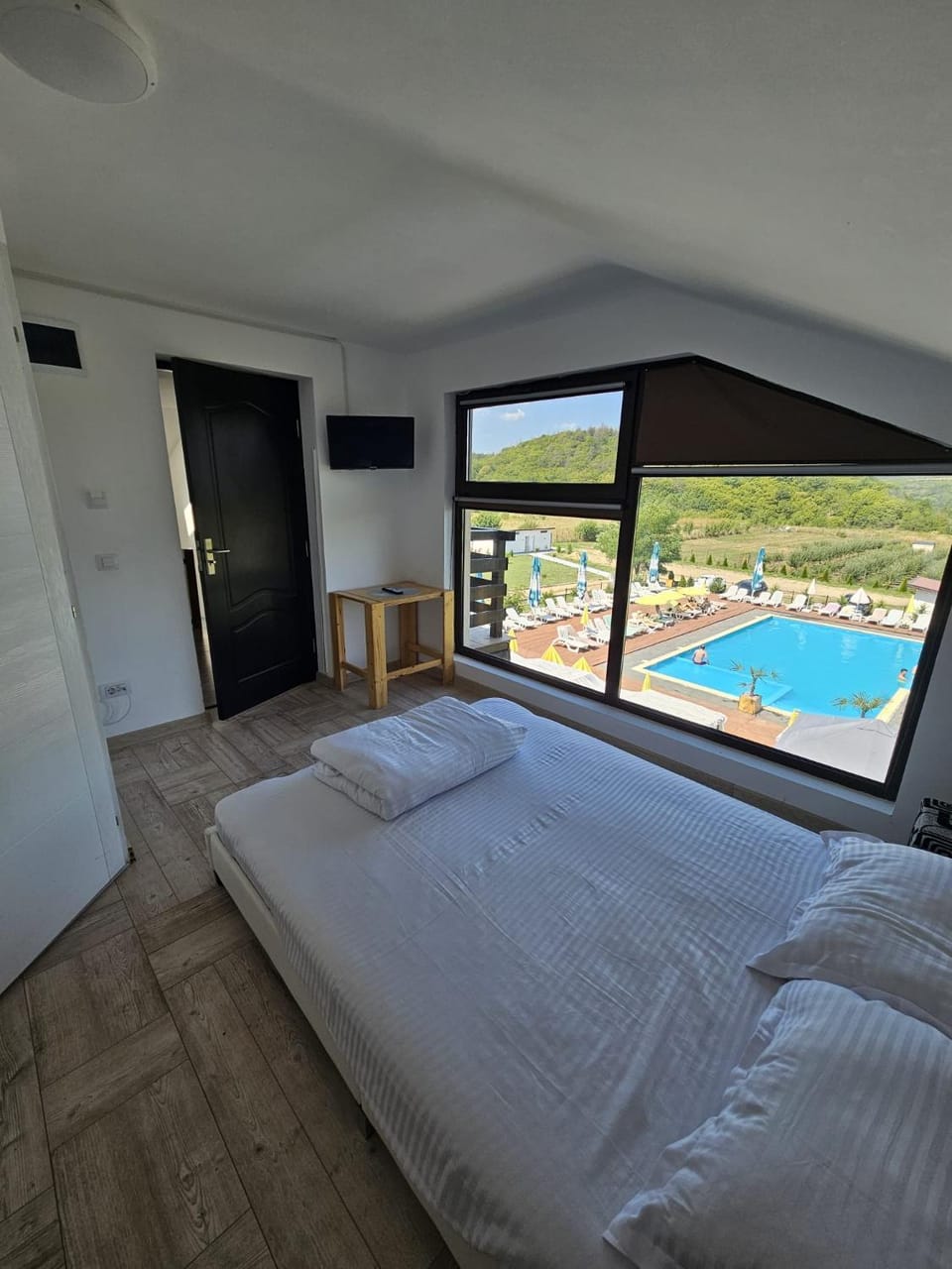 Bedroom, Pool view
