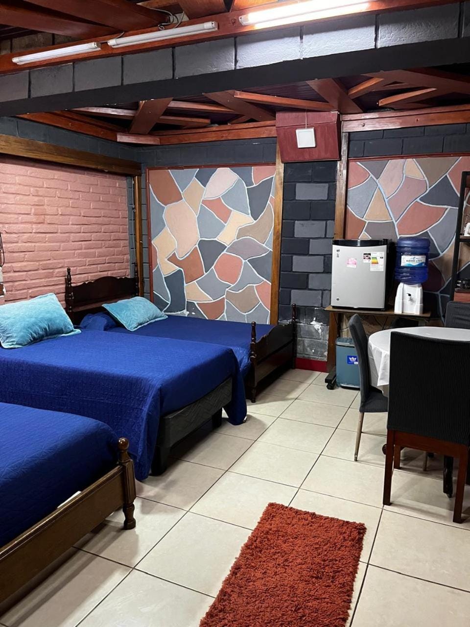 Bed, Photo of the whole room, Seating area, Bedroom