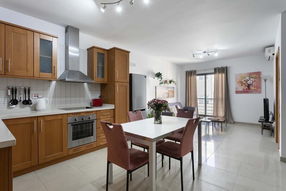 Stylish 2BDR Apartment in Sliema Apartment in Sliema