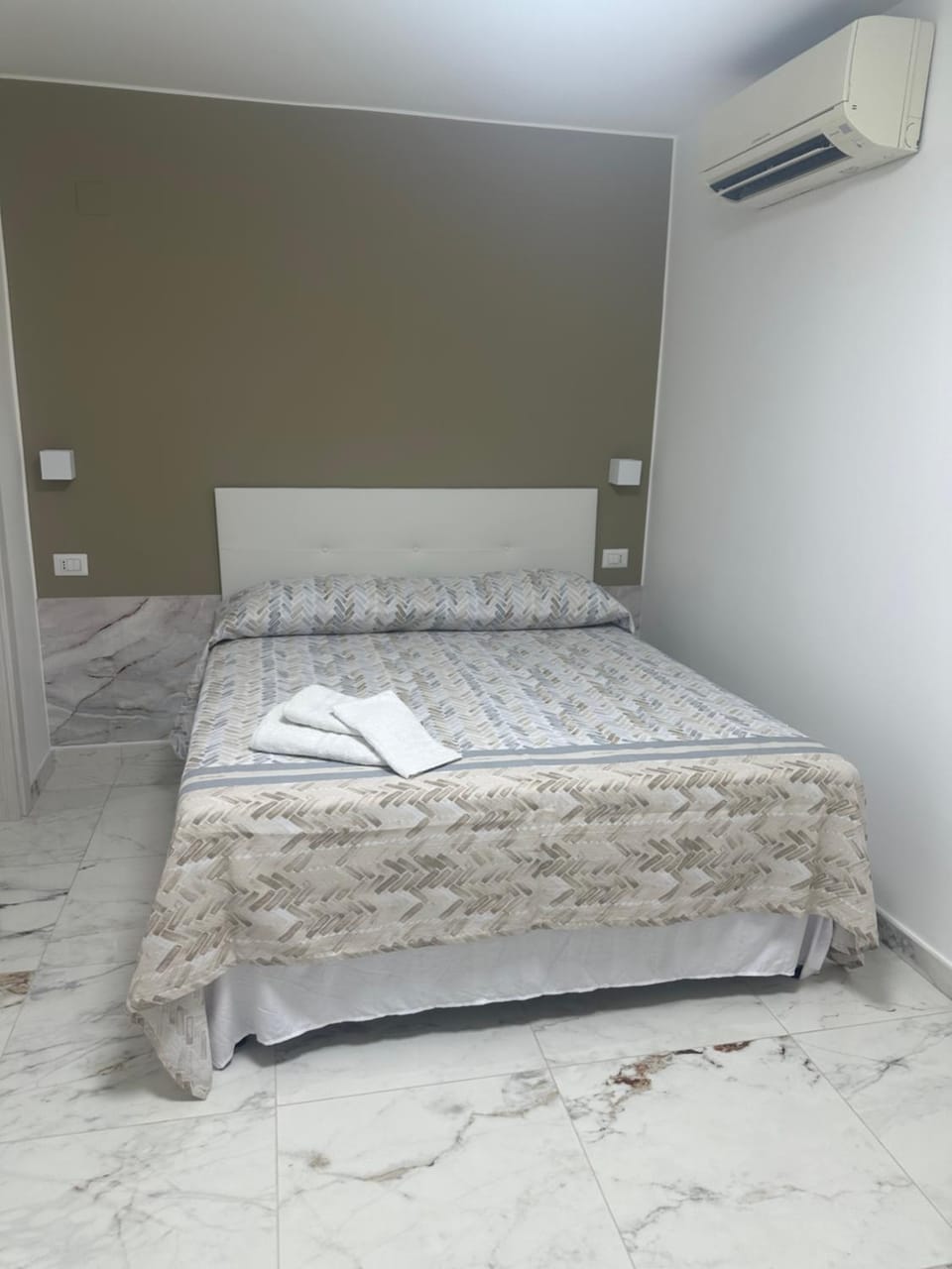 Luckys Room Bed and Breakfast in Naples