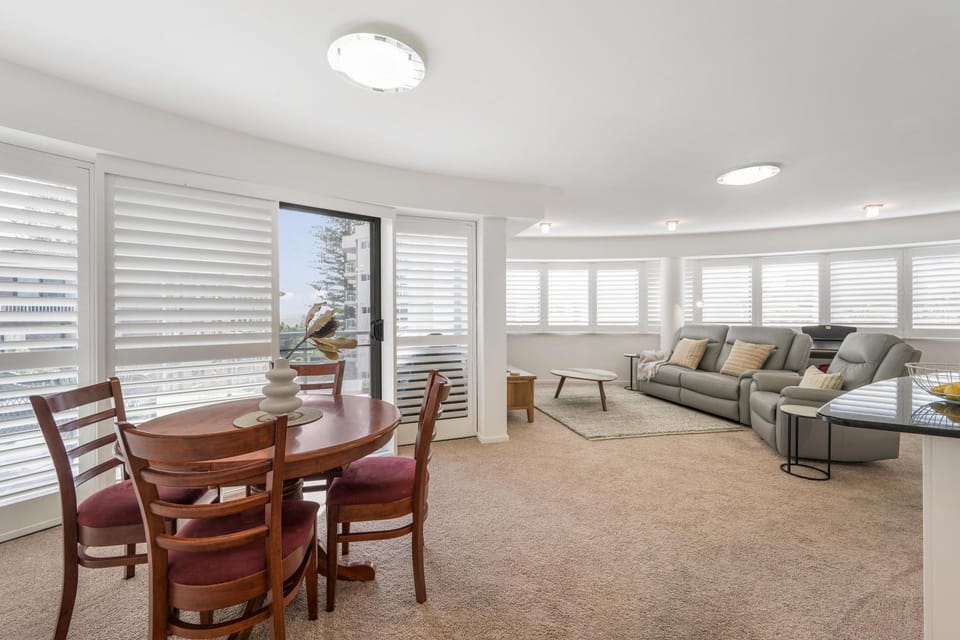 TV and multimedia, Living room, Dining area