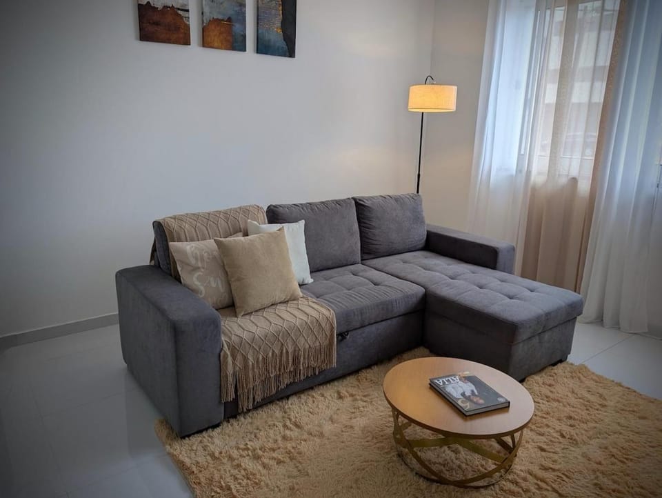 Modern and Stylish 1BR Apt - Cidadela - Ground Floor Apartment in Praia