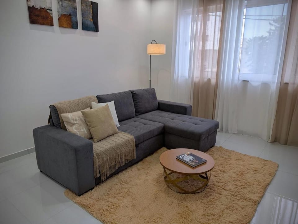 Modern and Stylish 1BR Apt - Cidadela - Ground Floor Apartment in Praia