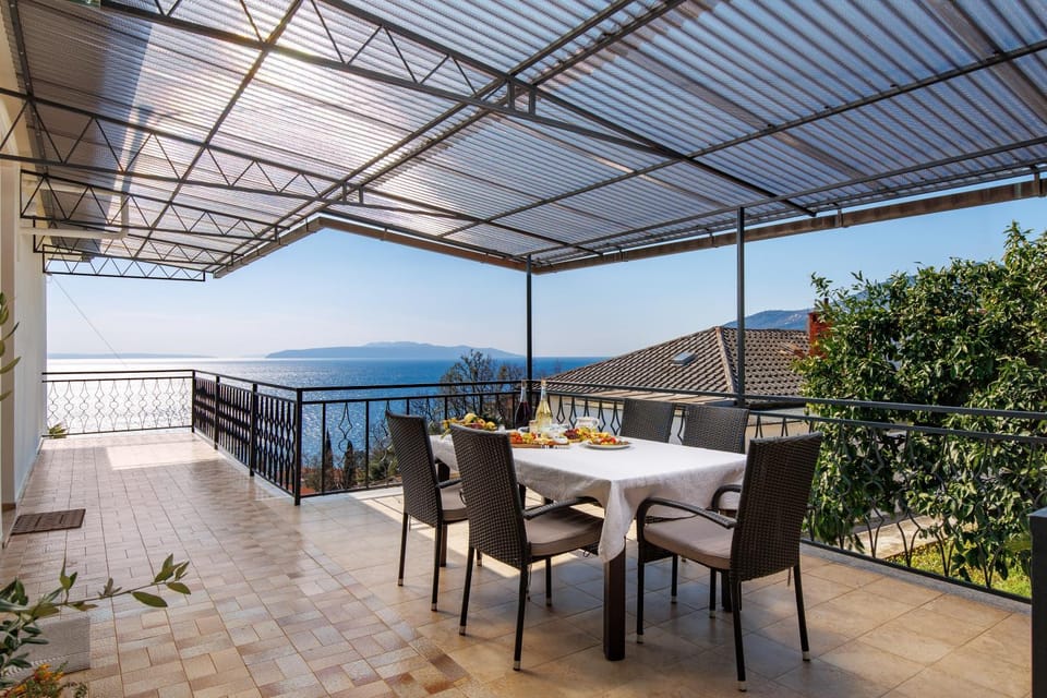 Natural landscape, View (from property/room), Balcony/Terrace, Seating area, Sea view, Sea view