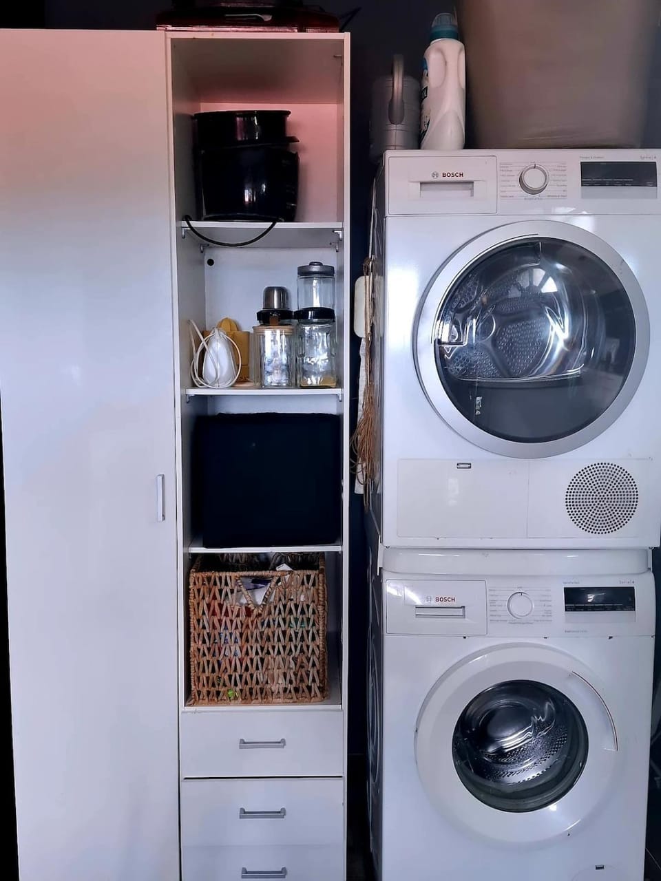 Coffee/tea facilities, washing machine, dryer