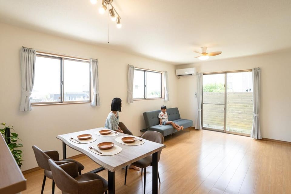 Living room, Dining area