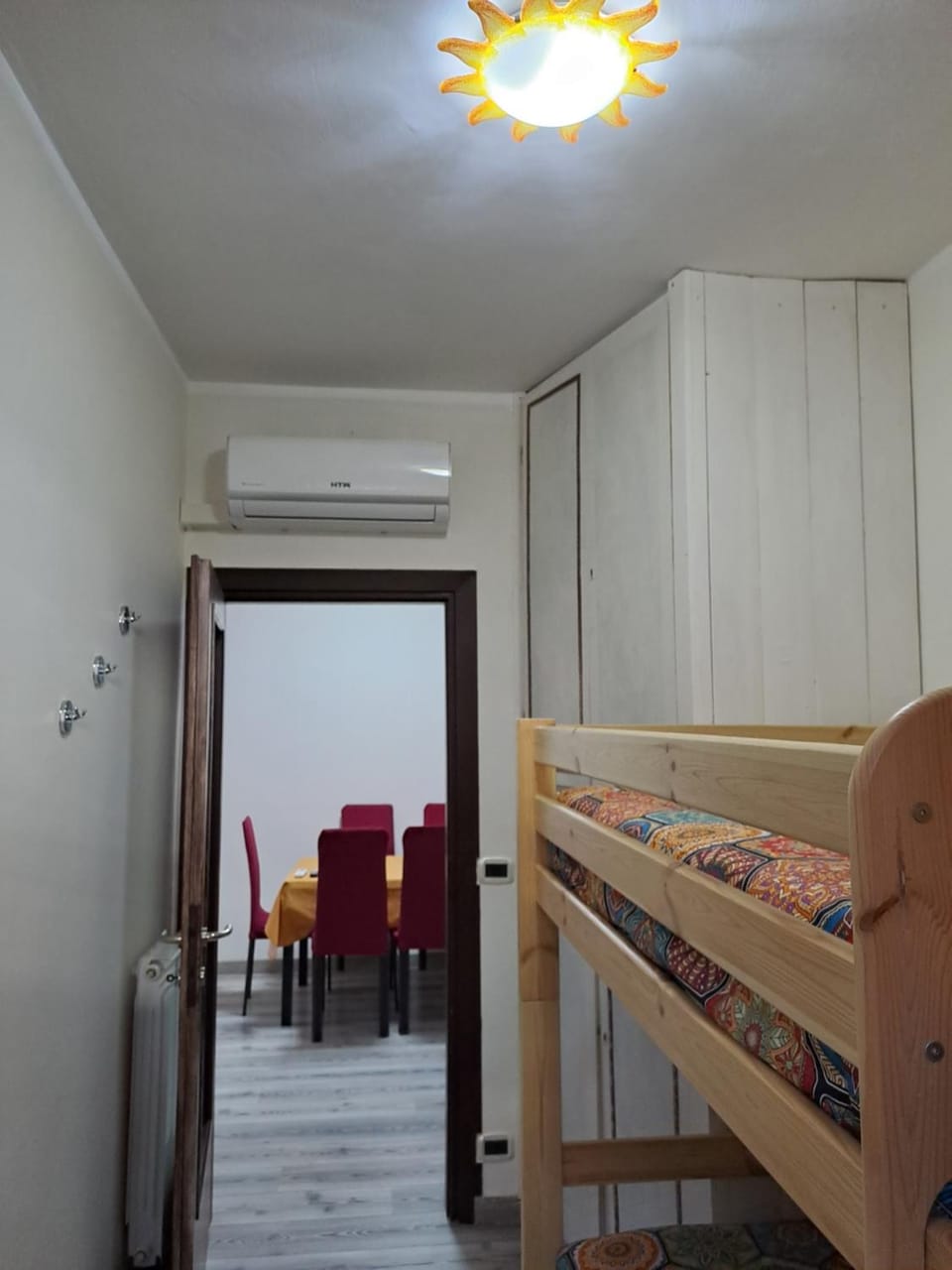 bunk bed, air conditioner
