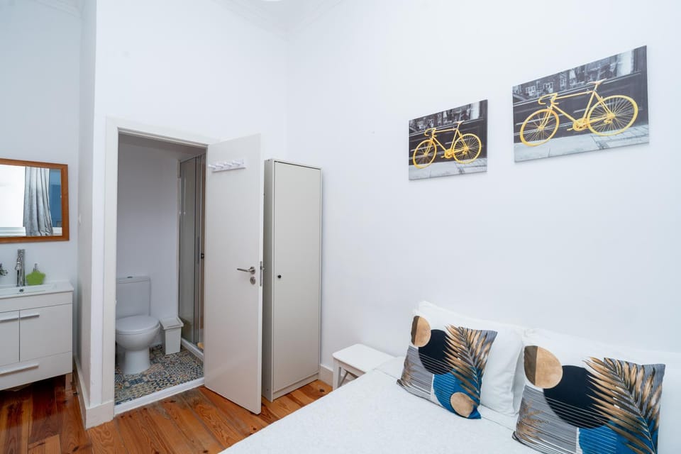 Bed, Bathroom, Bedroom