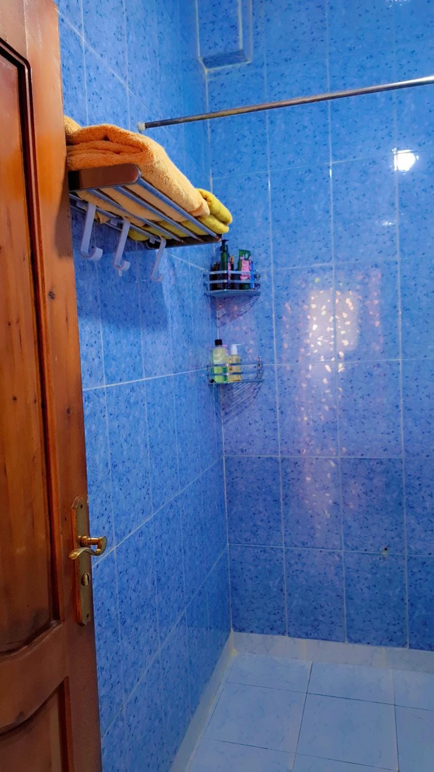 Shower, Bathroom, towels